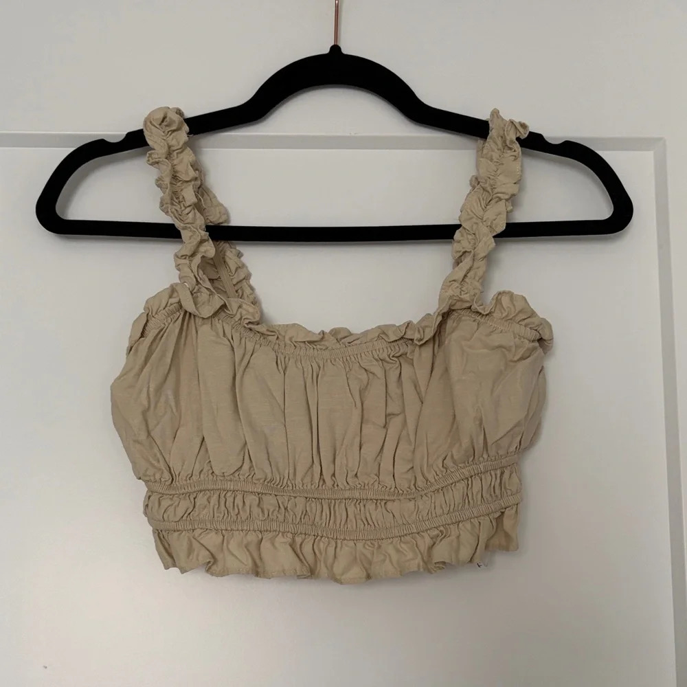 Lulus Linen Ruffled Crop - Picture 1 of 2